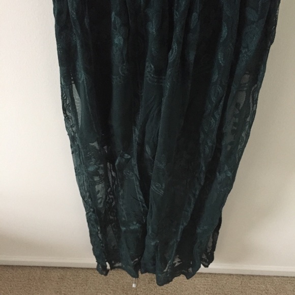 Hunter Green Lace Gown - Picture 5 of 6